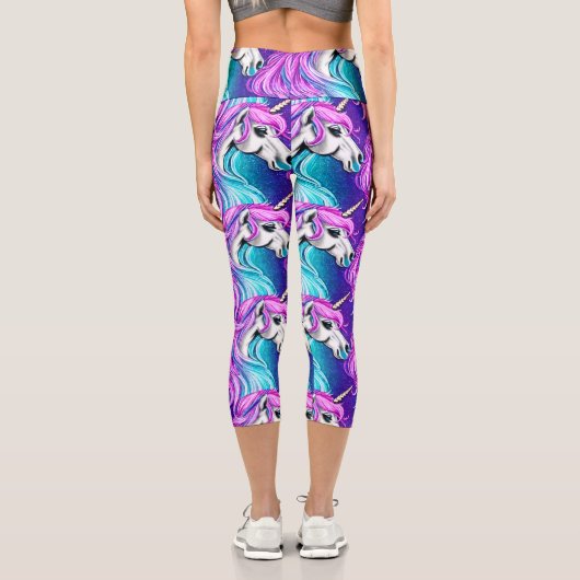 Fantasy White Unicorn Nahtloses Muster Capri Leggings (Rückseite)