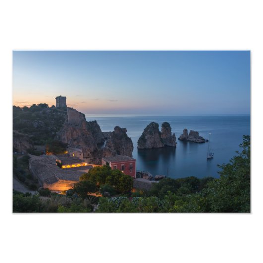 Faraglioni und Tonnara in Scopello, Sizilien Fotodruck (Vorne)