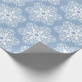Farbbearbeitbare blaue und weiße Schneeflocken Wei Geschenkpapier (Ecke)