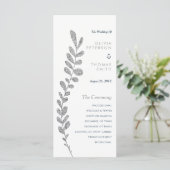 Farbbearbeitbares Silber Leaf Wedding Programm (Stehend Vorderseite)