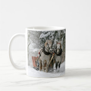 Farbbild des WinterSchlittenfahrens Kaffeetasse
