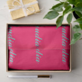Farbblock-Monogramm auf heißem Fuchsia-Rosa Seidenpapier (Geschenk)