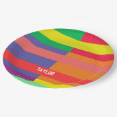 Farbblock Streifen Monogramm Name Regenbogen Pappteller (Schrägansicht)
