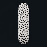 Farbdruckpunkte Schwarz-Weiß-Dalmatiner Skateboard<br><div class="desc">Tierdruck - Schwarz-Weiß-Dalmatiner Inspiriert Punkte.</div>