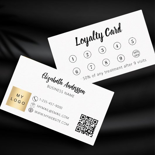 Farbe des Firmenlogos im weißen Quadrat Treuekarte