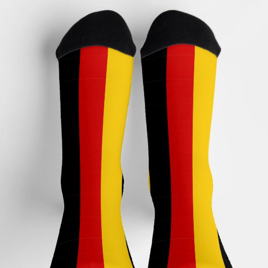 Farben der deutschen Flagge gestrichen Socken (Oben)