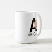 Farbenblush Pastellrosa Monogramm mit Name Kaffeetasse (VorderseiteRechts)