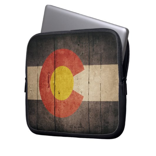 Farbenflagge aus Holz Laptopschutzhülle (Vorderseite Links)