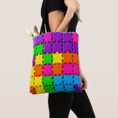 Farbenfrohe 3D-Puzzleteile angeordnet Tasche (Von Nahem)