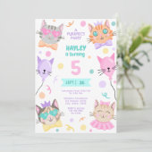 Farbenfrohe a Purfffect Party Niedliche Kitty Cat Einladung (Stehend Vorderseite)