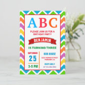 Farbenfrohe ABC Kids Alphabet Geburtstagsparty Einladung (Stehend Vorderseite)