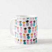 Farbenfrohe abstrakte Ananas und Leder Kaffeetasse (Vorderseite Links)