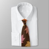 Farbenfrohe Ahorn-Blätter im Herbst auf dunkelbrau Krawatte (Gebunden)