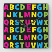 Farbenfrohe Alphabet A bis Z Quadratische Wanduhr (Vorderseite)