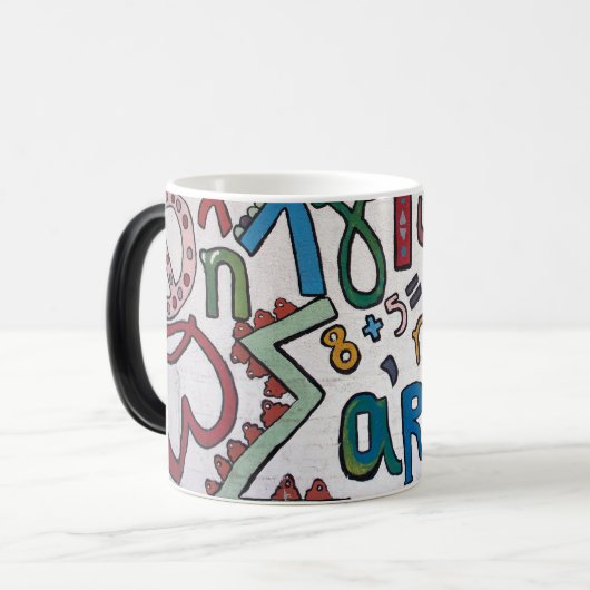 Farbenfrohe Alphabet Tasse (Vorderseite Links)