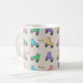 Farbenfrohe Alte Skate Rollmuster Kaffeetasse (Vorderseite Links)