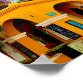 Farbenfrohe alte Villa Poster (Ecke)