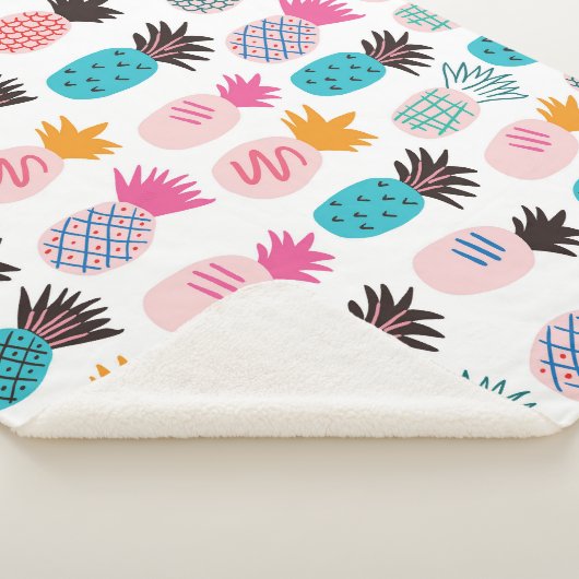 Farbenfrohe Ananas-Blätter, tropisches Doodle. Sherpadecke (3/4)