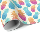 Farbenfrohe Ananas hellgelber Hintergrund Geschenkpapier (Rolleneckpunkt)