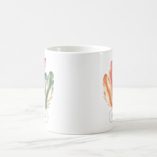 Farbenfrohe Aquarellfarben Federn schwarzer Skript Kaffeetasse (Mittel)