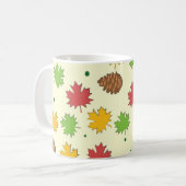 Farbenfrohe Autumnal-Leafen und Pine Cones Muster Kaffeetasse (Vorderseite Links)