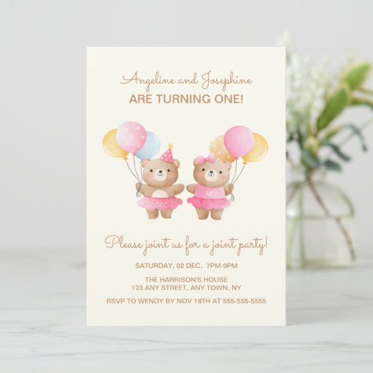 Farbenfrohe Balloons Bear Twin Girls Gemeinsamer G Einladung (Stehend Vorderseite)