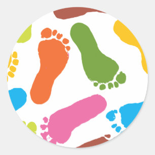 Farbenfrohe Bare Footprints Runder Aufkleber