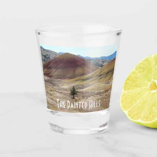 Farbenfrohe bemalte Hügel Foto Schnapsglas (Vorderseite)