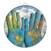 Farbenfrohe bemalte Weltkarte in Handarbeit, Art F Dartscheibe (vorne)