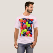 Farbenfrohe Berry Medley Design T-Shirt (Vorne ganz)