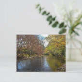 Farbenfrohe Blätter fallen Reflektionen über den H Postkarte (Stehend Vorderseite)