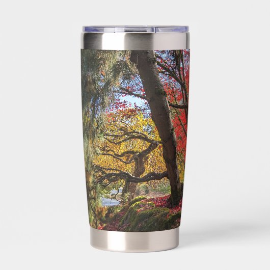 Farbenfrohe Blätter und Bäume im Herbst Landschaft Thermobecher (Vorderseite)