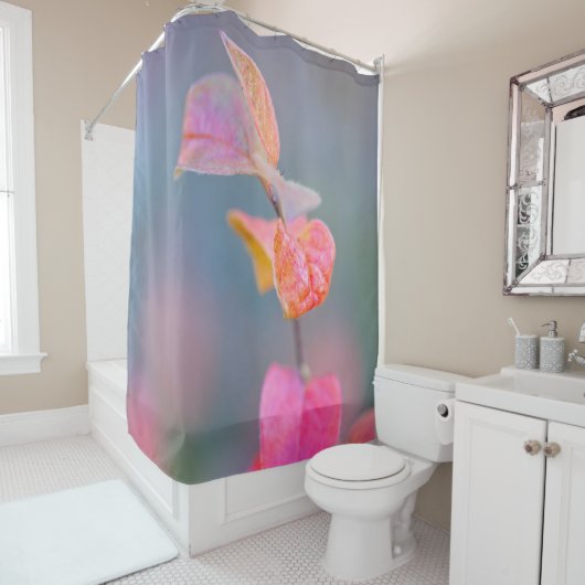 farbenfrohe Blätter von Cotonou Duschvorhang (Beispiel)