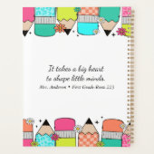 Farbenfrohe Bleistift-Lehrerin Name Klasse Planer (Rückseite)