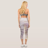 Farbenfrohe Blume, Abstrakt modernes Fraktal Capri Leggings (Rückseite)