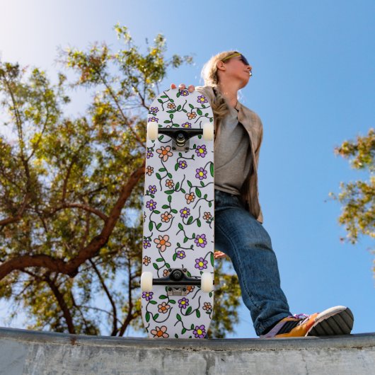 Farbenfrohe Blume, Blumenmuster, Grüne, Boho Skateboard (Außenbereich 1)
