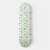Farbenfrohe Blume, Blumenmuster, Grüne, Boho Skateboard (Vorderseite)