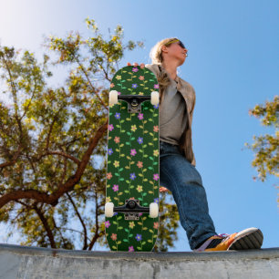 Farbenfrohe Blume, Blumenmuster, Grüne, Boho Skateboard