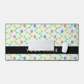 Farbenfrohe Blume, hellgrüner Hintergrund, schwarz Schreibtischunterlage (Tastatur & Maus)