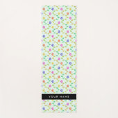 Farbenfrohe Blume, hellgrüner Hintergrund, schwarz Yogamatte (Vorderseite)