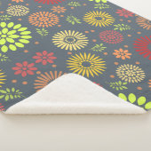 Farbenfrohe Blume in warmen Farbtönen Sherpadecke (3/4)
