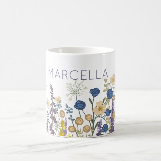 Farbenfrohe Blume und Schmetterlinge Individuelle Kaffeetasse (Mittel)