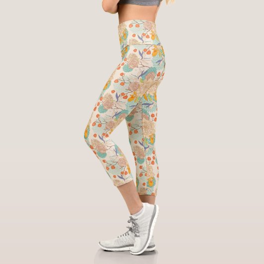 Farbenfrohe Blumengartenmuster Capri Leggings (Links)
