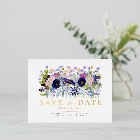 Farbenfrohe Blumengewässer Hochzeit Gold Folie Einladungspostkarte (Stehend vorne)