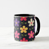 Farbenfrohe Blumenmuster auf dunklem Hintergrund Tasse (VorderseiteRechts)