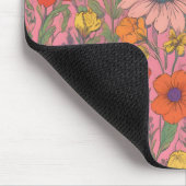 Farbenfrohe Blumenmuster auf rosa Mousepad (Ecke)