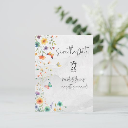 Farbenfrohe Blumenschmetterlinge Save the Date Ankündigungspostkarte (Stehend Vorderseite)