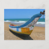 Farbenfrohe Boote am Sandstrand Postkarte (Vorderseite)