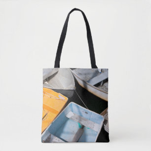 Farbenfrohe Boote auf der Anlegestelle Tasche