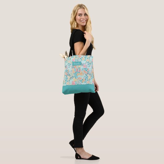 Farbenfrohe Botanische Tote Tasche (Am Model)